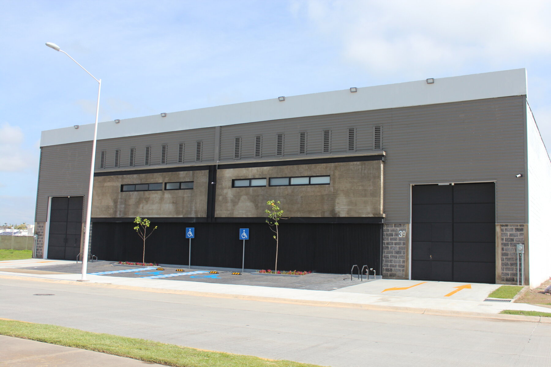Nave industrial terminada por 3U Construcciones en Virgo Bodegas
