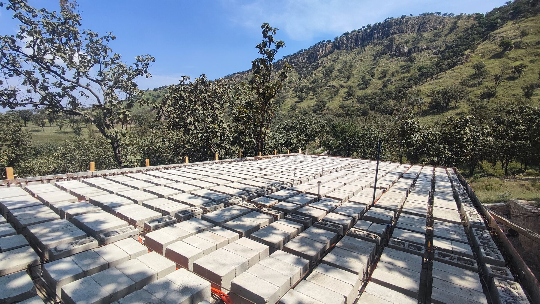 Losa de entrepiso de vigueta y bovedilla ejecutada por 3U Construcciones